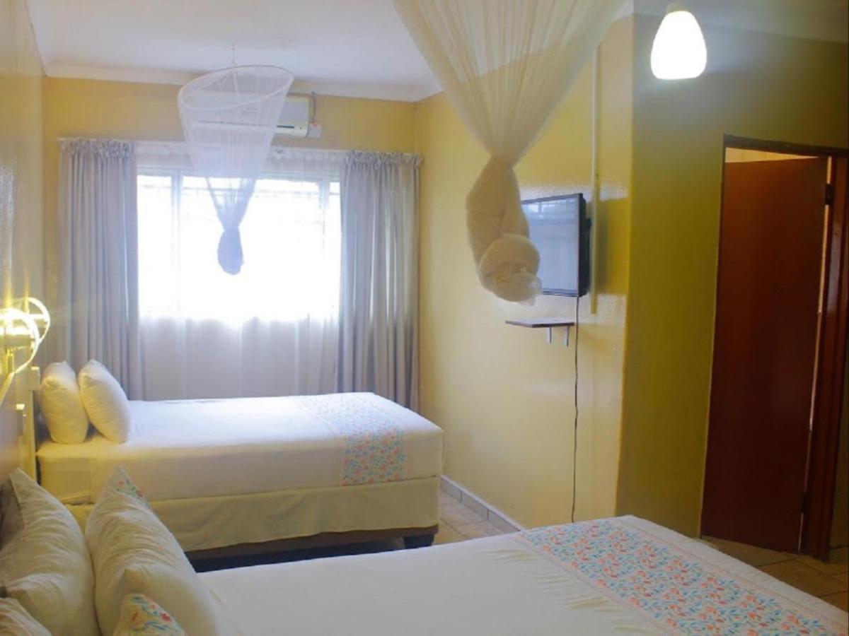 Nkanga Hotel คาซาเนอ ภายนอก รูปภาพ