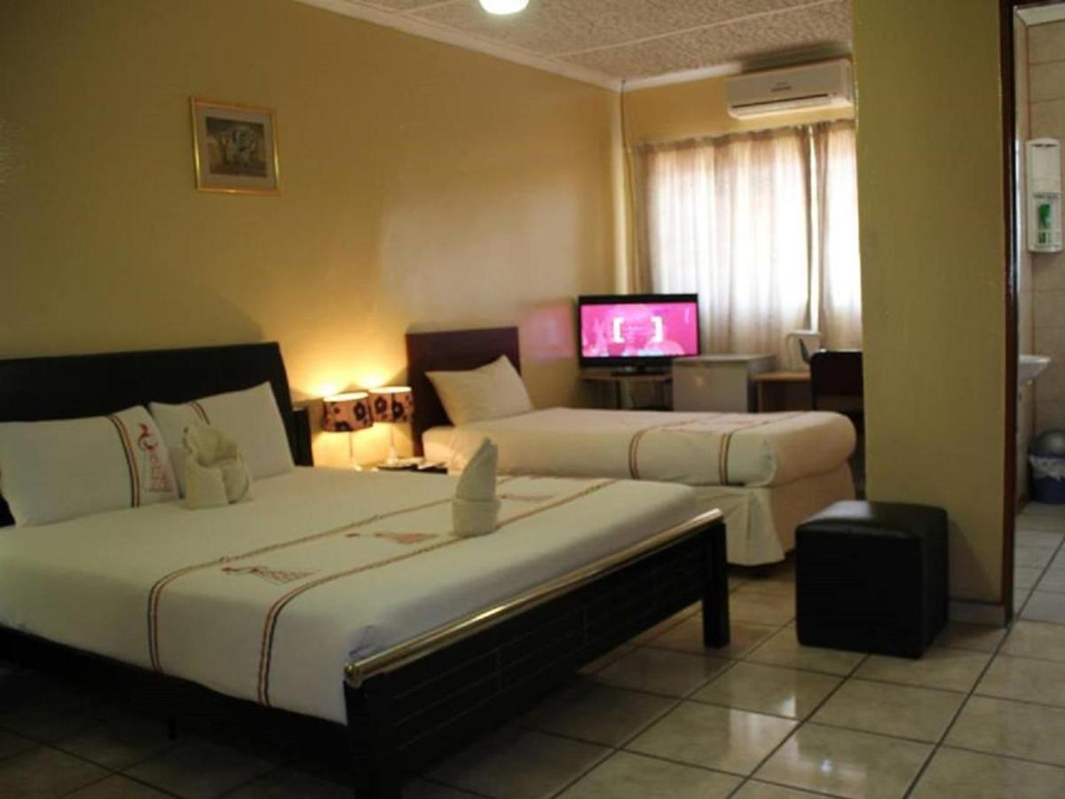 Nkanga Hotel คาซาเนอ ภายนอก รูปภาพ