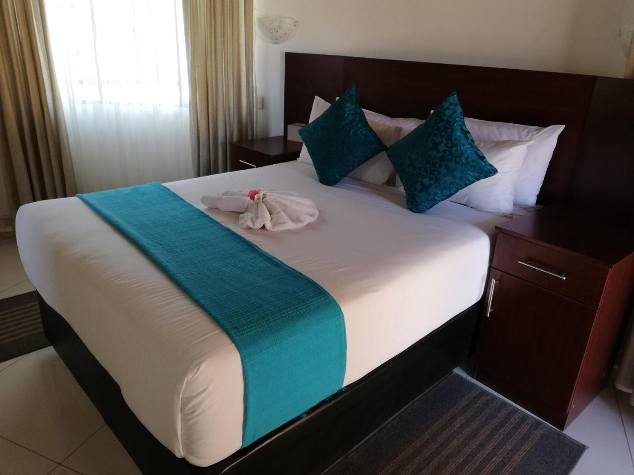 Nkanga Hotel คาซาเนอ ภายนอก รูปภาพ