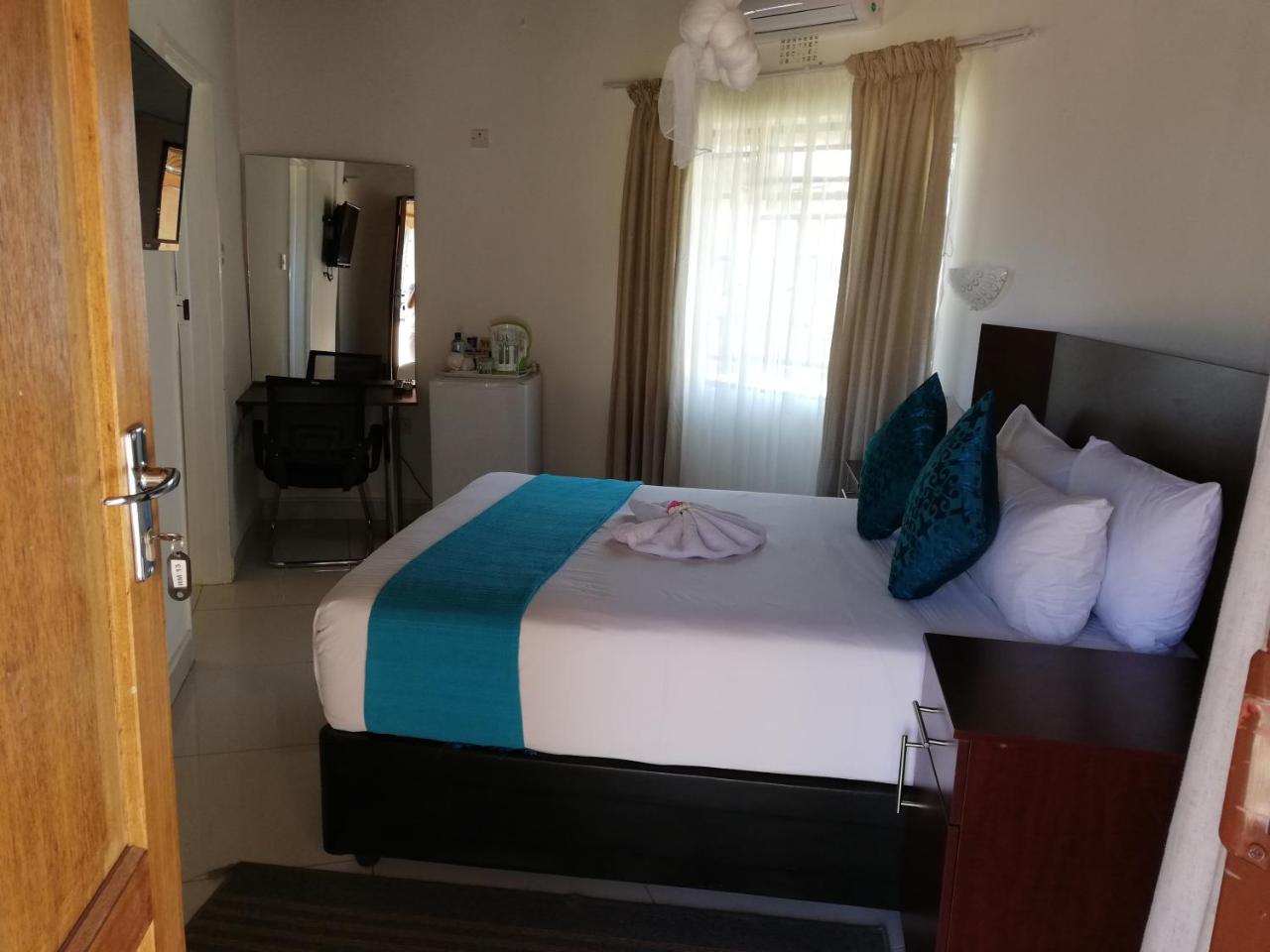 Nkanga Hotel คาซาเนอ ภายนอก รูปภาพ